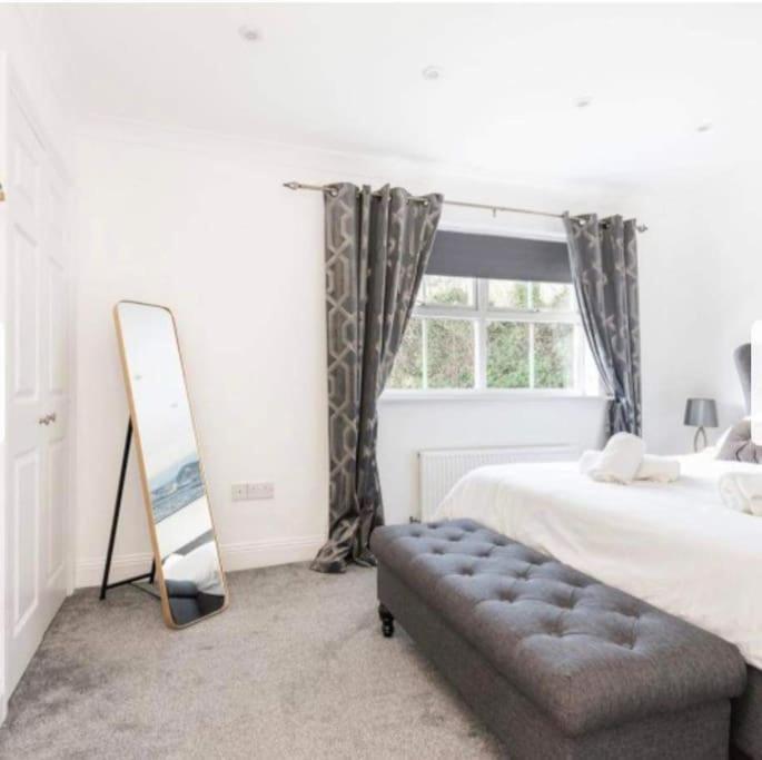 Beautiful Large Property, Sleeps 9 Walking Distance To The Sea , Beaches And Restaurants Fantastic Interior Lyme Regis Eksteriør billede