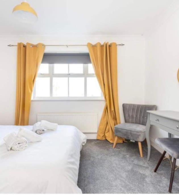 Beautiful Large Property, Sleeps 9 Walking Distance To The Sea , Beaches And Restaurants Fantastic Interior Lyme Regis Eksteriør billede